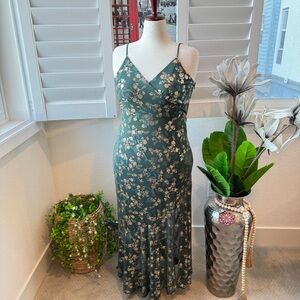 Vici. Size XL. Green Floral Slip Dress